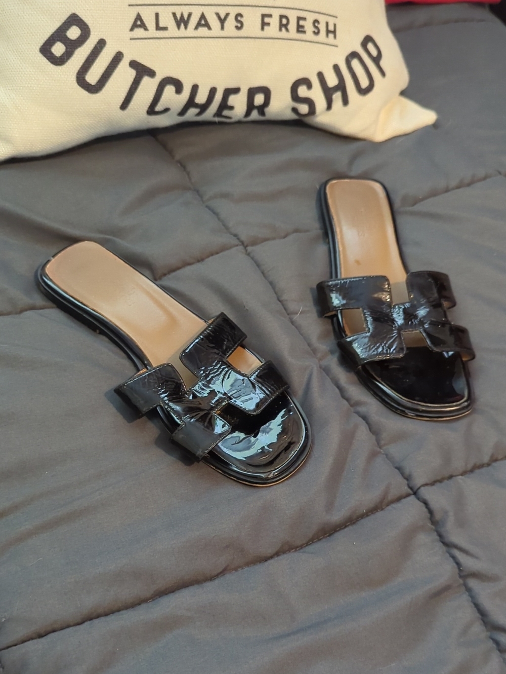 Authentic Hermes Oran Patent Leather Sandals Size 7.5 38 Euro WOW 900.00 RETAIL!